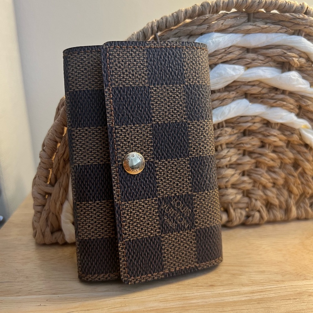 Louis Vuitton Damier Ebene Key Holder 6-ring
